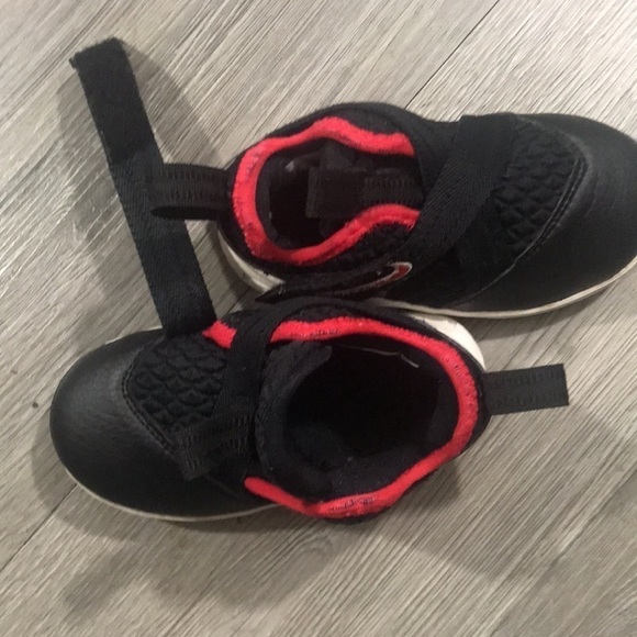 Nike Toddler Lebron Soldier XII Basketball Shoes - Picture 9 of 9